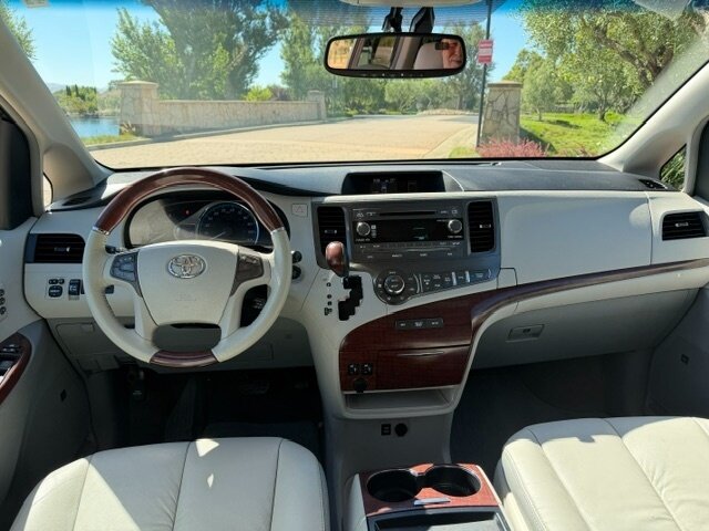 2011 Toyota Sienna XLE 8-Passenger - Photo 9 - San Jose, CA 95131