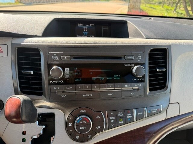 2011 Toyota Sienna XLE 8-Passenger - Photo 18 - San Jose, CA 95131