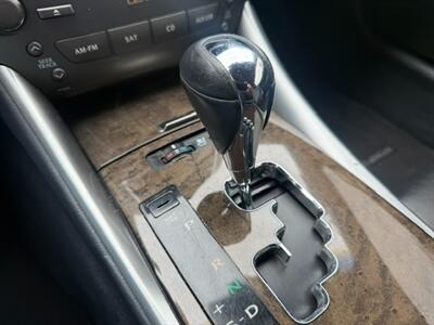 2010 Lexus IS 350C   - Photo 13 - San Jose, CA 95131