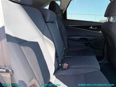 2020 Kia Sorento LX V6   - Photo 20 - Reseda, CA 91335
