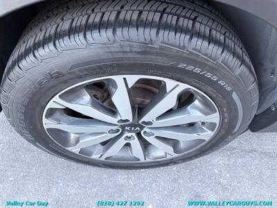 2017 Kia Sportage EX - Photo 33 - Reseda, CA 91335