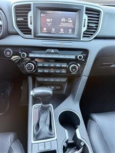 2017 Kia Sportage EX - Photo 21 - Reseda, CA 91335