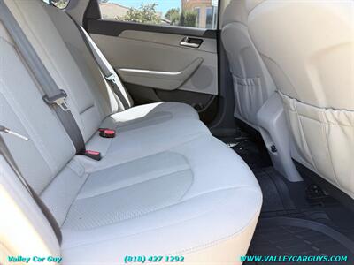 2017 Hyundai SONATA SE   - Photo 18 - Reseda, CA 91335
