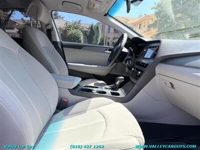 2017 Hyundai SONATA SE   - Photo 10 - Reseda, CA 91335