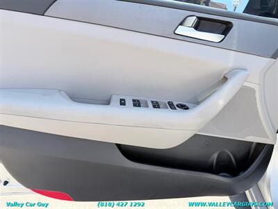 2017 Hyundai SONATA SE   - Photo 21 - Reseda, CA 91335
