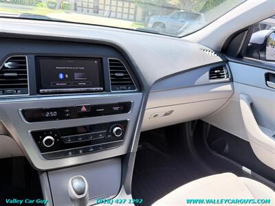 2017 Hyundai SONATA SE   - Photo 16 - Reseda, CA 91335