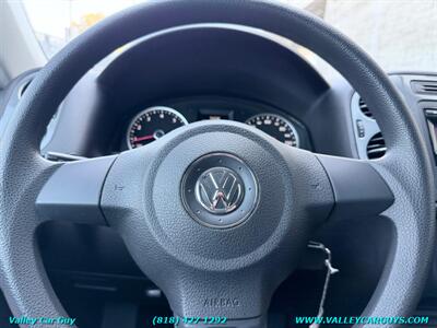 2012 Volkswagen Tiguan SE   - Photo 12 - Reseda, CA 91335