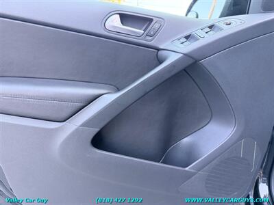2012 Volkswagen Tiguan SE   - Photo 22 - Reseda, CA 91335