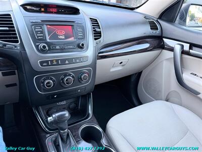 2015 Kia Sorento LX   - Photo 17 - Reseda, CA 91335