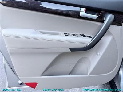 2015 Kia Sorento LX   - Photo 19 - Reseda, CA 91335