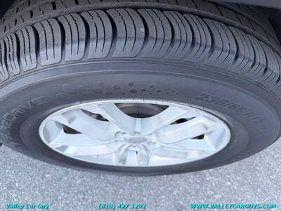 2015 Kia Sorento LX   - Photo 29 - Reseda, CA 91335
