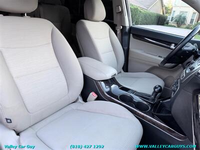2015 Kia Sorento LX   - Photo 11 - Reseda, CA 91335