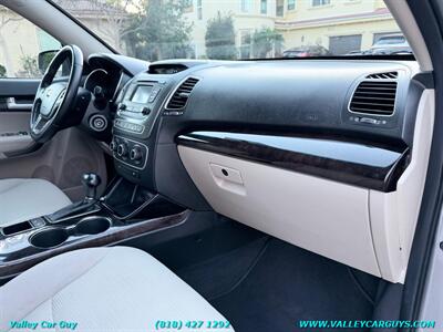 2015 Kia Sorento LX   - Photo 9 - Reseda, CA 91335