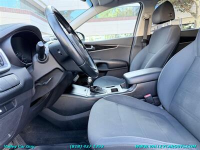 2018 Kia Sorento LX - Photo 14 - Reseda, CA 91335