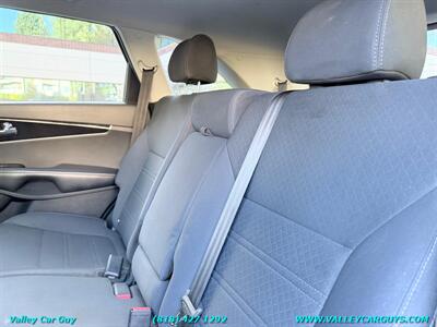2018 Kia Sorento LX - Photo 21 - Reseda, CA 91335