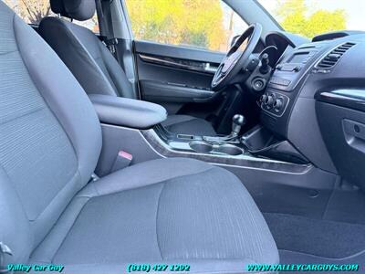 2014 Kia Sorento LX   - Photo 11 - Reseda, CA 91335