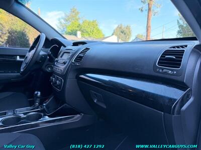 2014 Kia Sorento LX - Photo 10 - Reseda, CA 91335