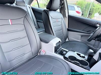2012 Toyota Camry LE   - Photo 11 - Reseda, CA 91335