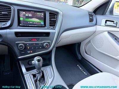 2012 Kia Optima LX   - Photo 18 - Reseda, CA 91335