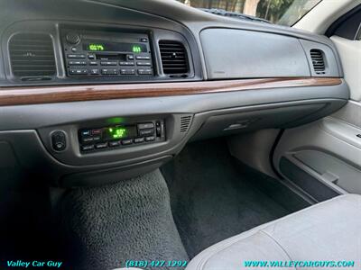 2004 Ford Crown Victoria LX   - Photo 15 - Reseda, CA 91335