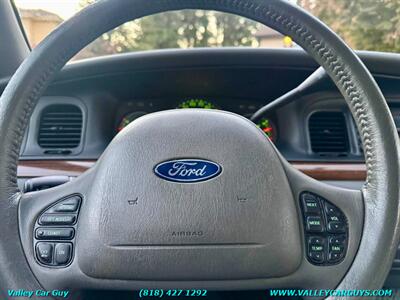 2004 Ford Crown Victoria LX   - Photo 13 - Reseda, CA 91335