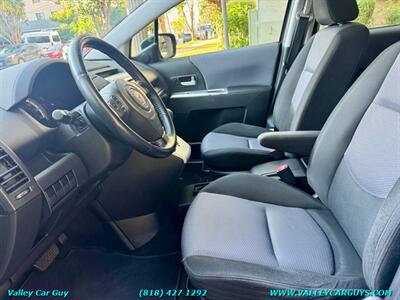 2006 Mazda Mazda5 Sport   - Photo 10 - Reseda, CA 91335