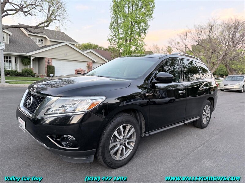 2013 Nissan Pathfinder SV  