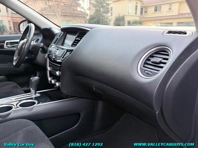 2013 Nissan Pathfinder SV - Photo 10 - Reseda, CA 91335