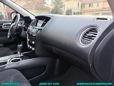 2013 Nissan Pathfinder SV - Photo 10 - Reseda, CA 91335