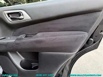 2013 Nissan Pathfinder SV - Photo 25 - Reseda, CA 91335