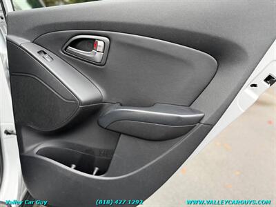 2014 Hyundai TUCSON Limited - Photo 31 - Reseda, CA 91335