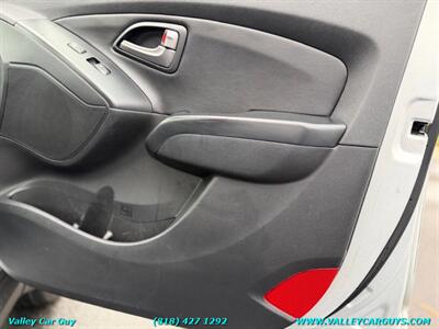 2014 Hyundai TUCSON Limited - Photo 29 - Reseda, CA 91335