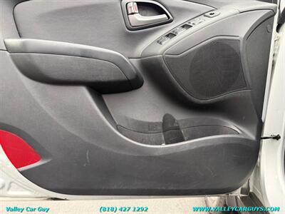 2014 Hyundai TUCSON Limited - Photo 28 - Reseda, CA 91335