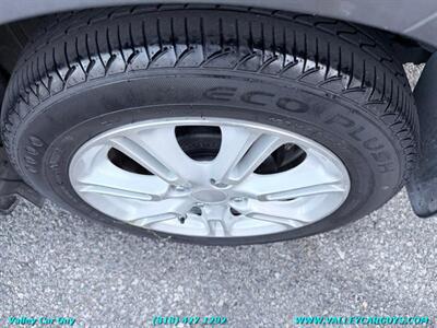 2010 Honda Insight EX - Photo 26 - Reseda, CA 91335