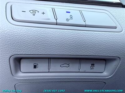 2015 Hyundai SONATA Limited   - Photo 19 - Reseda, CA 91335