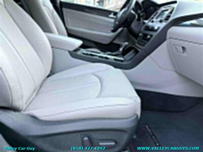 2015 Hyundai SONATA Limited   - Photo 10 - Reseda, CA 91335