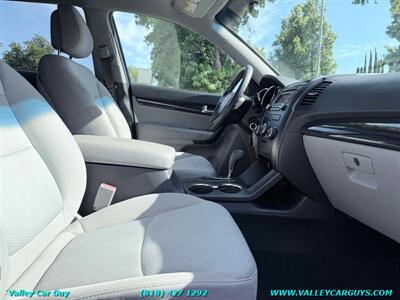 2012 Kia Sorento LX - Photo 10 - Reseda, CA 91335
