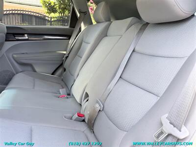 2012 Kia Sorento LX - Photo 18 - Reseda, CA 91335