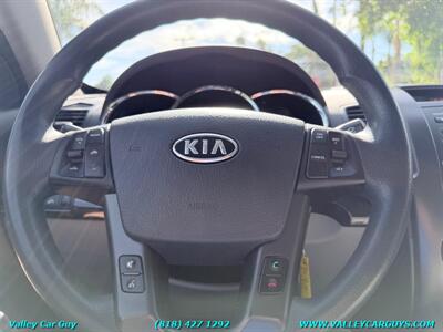 2012 Kia Sorento LX - Photo 12 - Reseda, CA 91335