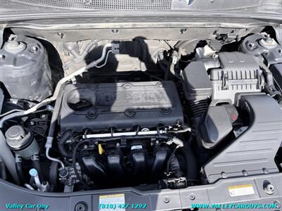 2012 Kia Sorento LX - Photo 21 - Reseda, CA 91335