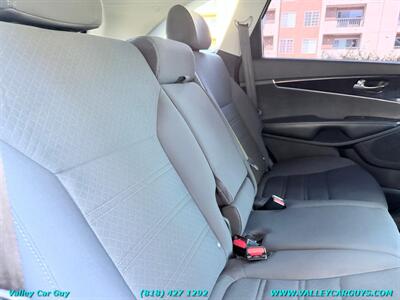 2016 Kia Sorento LX   - Photo 20 - Reseda, CA 91335