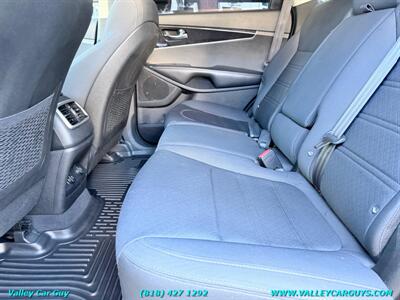 2016 Kia Sorento LX   - Photo 17 - Reseda, CA 91335