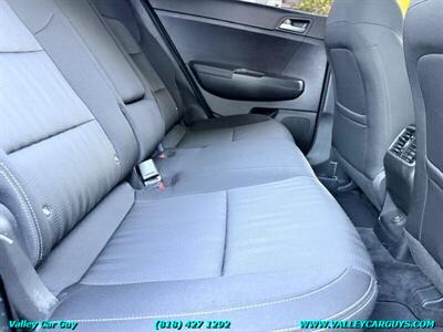 2017 Kia Sportage LX - Photo 23 - Reseda, CA 91335