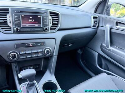 2017 Kia Sportage LX - Photo 18 - Reseda, CA 91335
