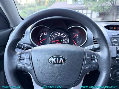 2014 Kia Sorento LX   - Photo 12 - Reseda, CA 91335