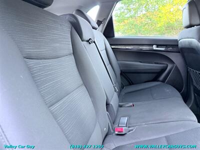 2014 Kia Sorento LX   - Photo 17 - Reseda, CA 91335