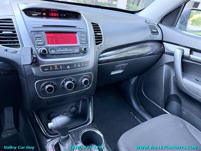 2014 Kia Sorento LX   - Photo 13 - Reseda, CA 91335