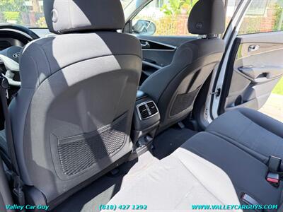 2019 Kia Sorento LX - Photo 15 - Reseda, CA 91335