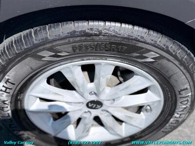 2019 Kia Sorento LX - Photo 28 - Reseda, CA 91335