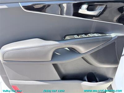 2019 Kia Sorento LX - Photo 21 - Reseda, CA 91335